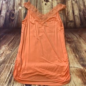 Size medium Maurices coral tank